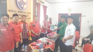 Dja’far Shodiq dan Abdiyanto Kembalikan Formulir Bacalon Bupati dan Wabup Ke DPC Hanura OKI 