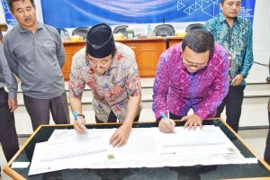 Kembangkan Smart City, Bupati Lombok Utara Teken MoU dengan PT. XL Axiata