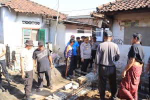 Kapolresta Hadiri Bedah Rumah Dari Gerakan Sedekah Bersama Polresta Mataram