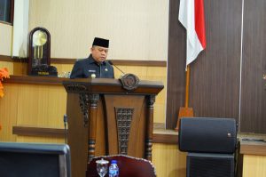 Pj Bupati H. Sandi Fahlepi Sampaikan Penjelasan 3 Raperda Inisiatif Pemkab Muba, Dihadapan Legislatif Muba