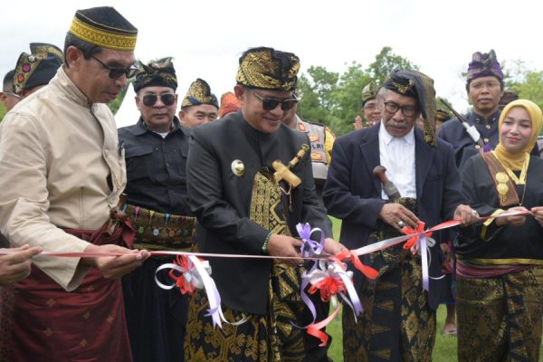 Parade Budaya dan Expo, Pj Gubernur NTB: Ruang untuk Mengekspresikan Diri melalui Seni