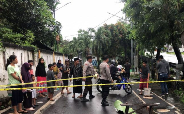 Penemuan Jasad Bayi Depan TPU Kamasan Gegerkan Warga, Polisi Selidiki Pelakunya