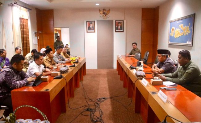 Diskominfotik NTB Bersama Legislatif Rapat Kerja Bahas Raperda Penyelenggaraan Kominfo