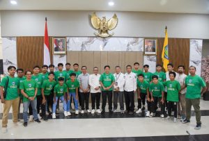 Lepas PS Daygun KLU Ikuti Piala Soeratin U-17 2024 di Solo, Pj Gubernur NTB: Saya Titip Kemenangan, Masyarakat NTB Mendoakan Kalian