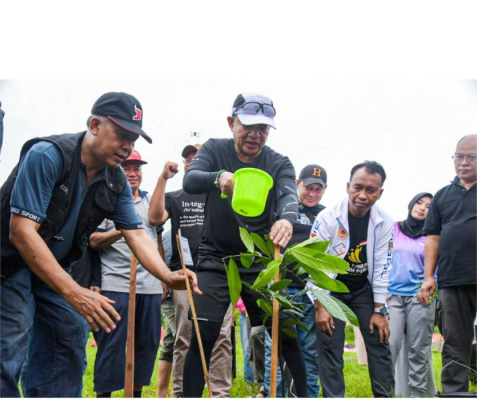 Pj Gubernur Hassanudin Lepas Benih Ikan dan Tanam Pohon upaya Pelestarian Alam Lingkungan