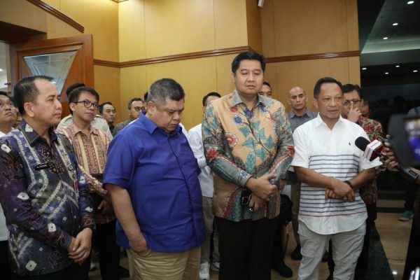 Turunkan Angka Kemiskinan Ekstrem. Mendagri Ajak Pemda Dukung Kebijakan Pembebasan Retribusi PBG dan BPHTB bagi MBR