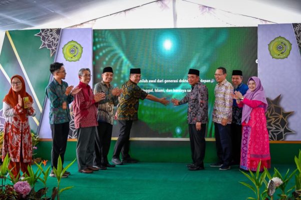 Launching Fakultas Kedokteran UMMAT, Gubernur NTB Harapkan Layanan dan Kondisi Kesehatan di NTB Semakin Membaik