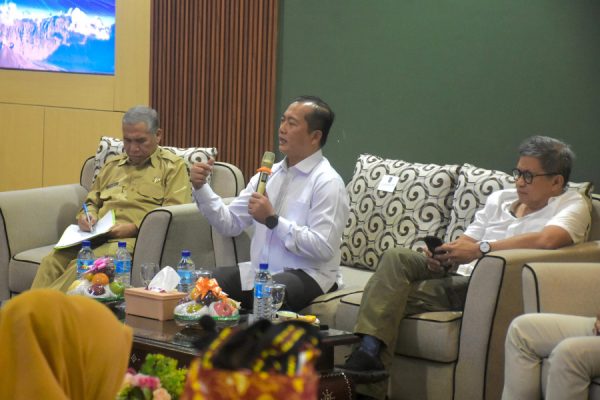 Sebagai Destinasi Global, Gubernur Iqbal Tekankan Standar Keselamatan dalam Pengembangan Rinjani